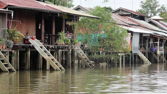 Amphawa Floating Market + Maeklong Railway Market