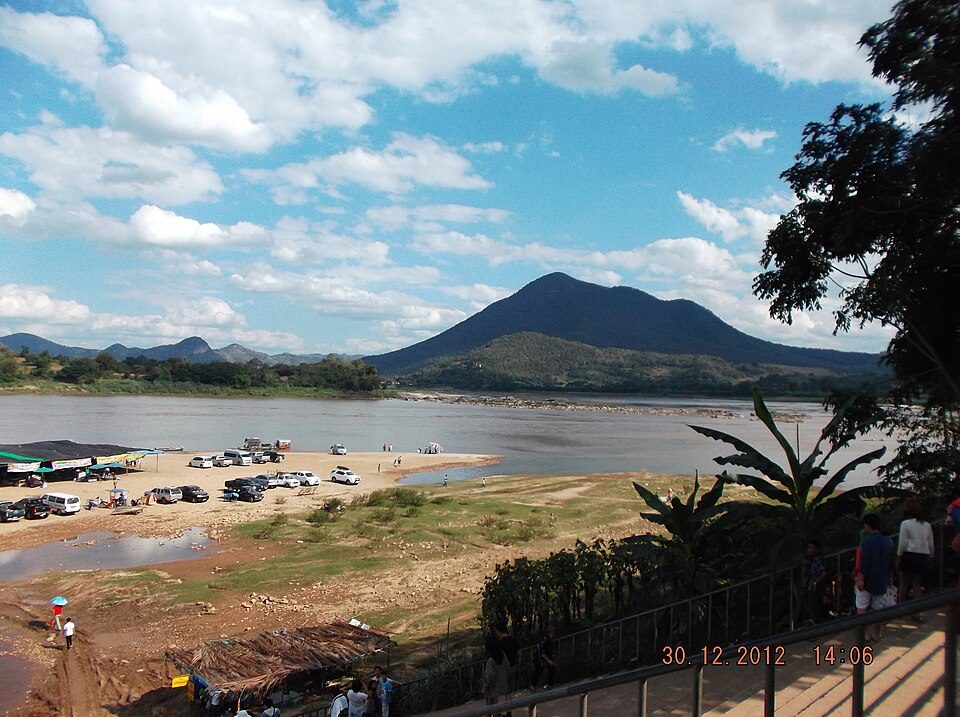 Chiang Khan + Loei — Mekong riverside town