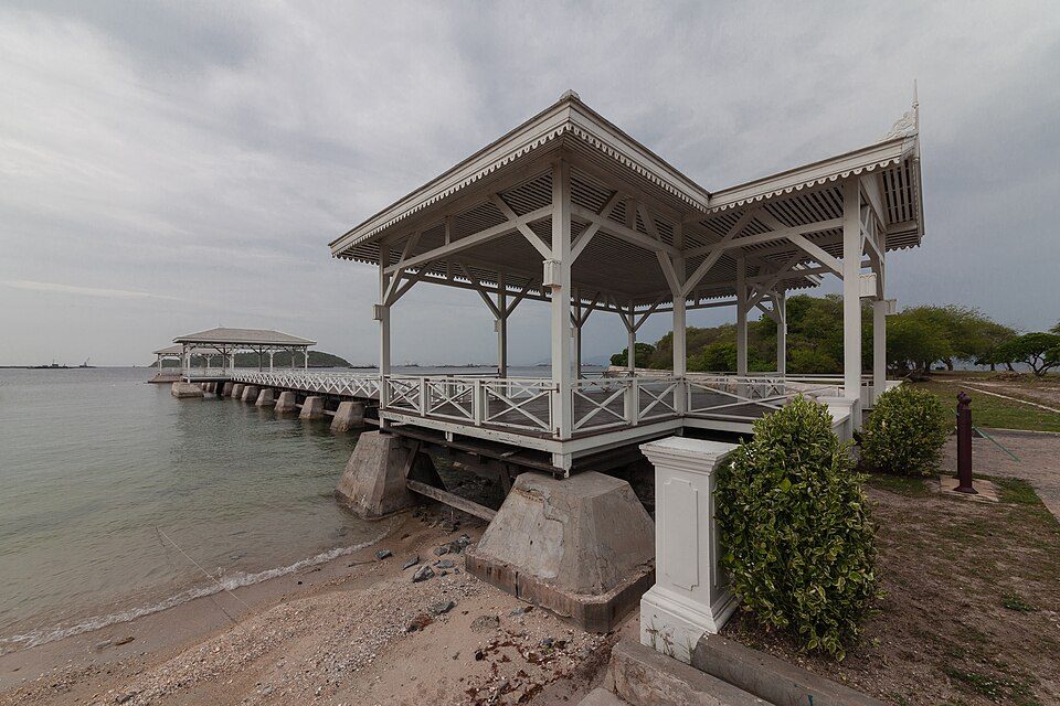 Koh Si Chang — quiet island 1.5 hrs from Bangkok